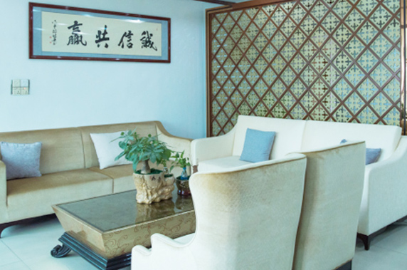 東莞市開揚裝飾家具有限公司